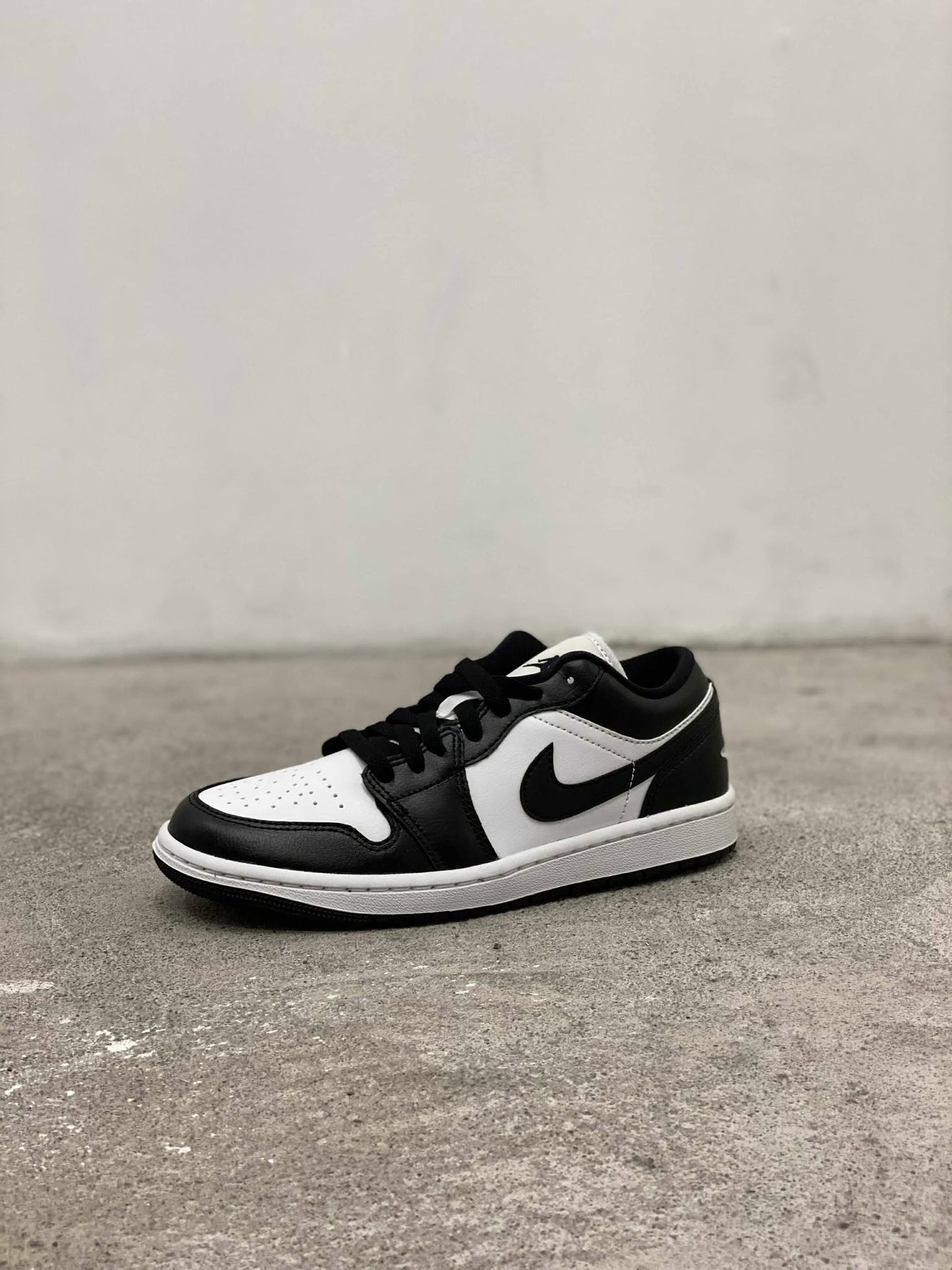 Jordan 1 Low 'Panda' (2023) (WOMEN'S)