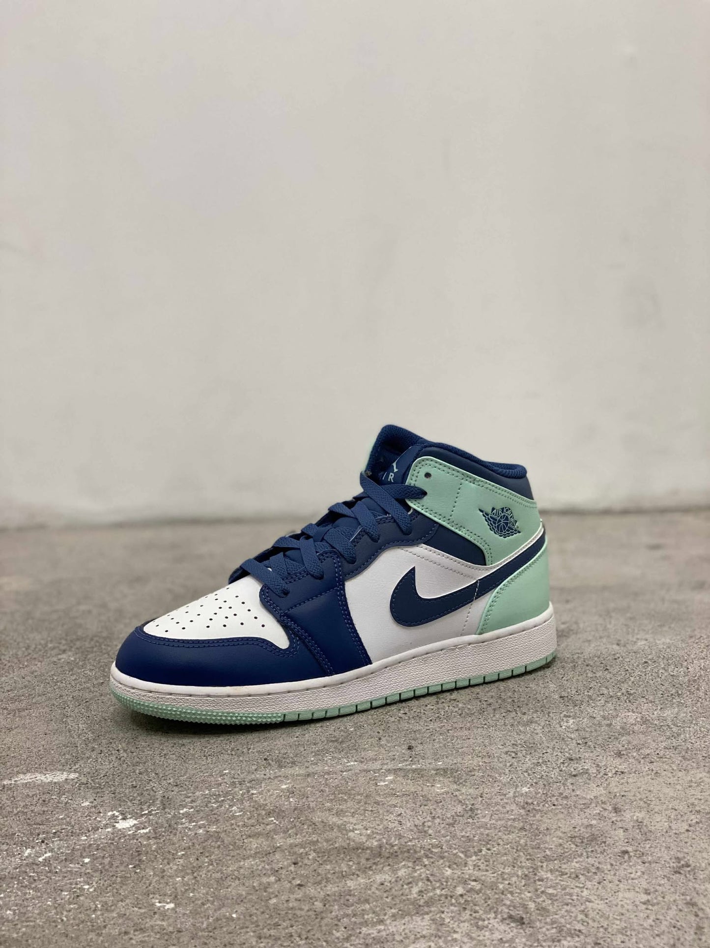 Jordan 1 Mid 'Mystic Navy Mint Foam' (GS)