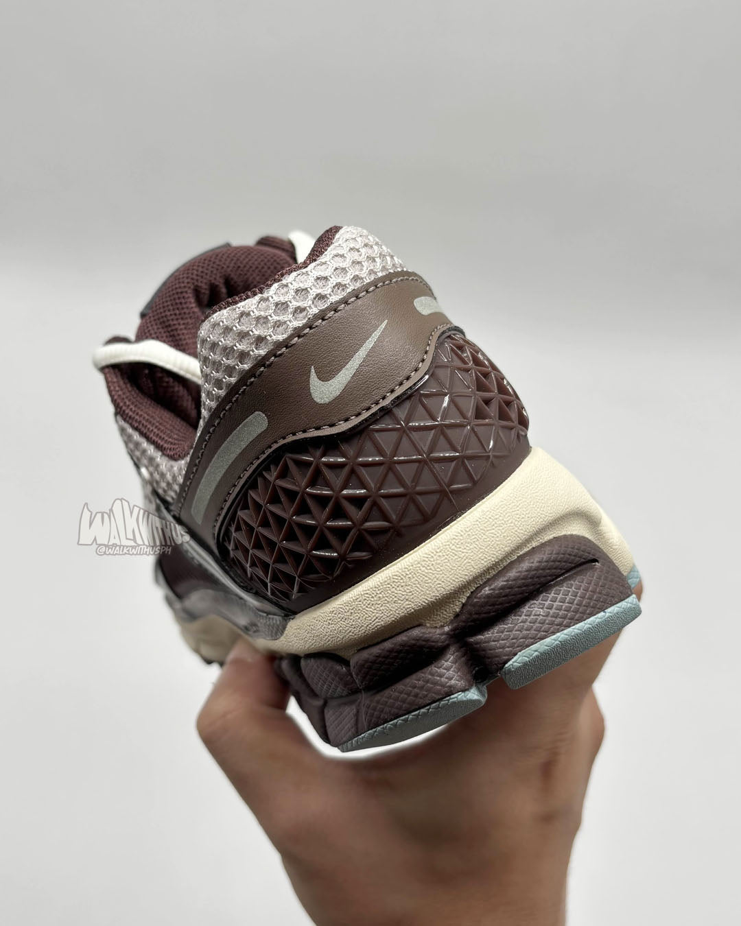 Nike Zoom Vomero 5 'Earth Fossil' (WOMEN'S)