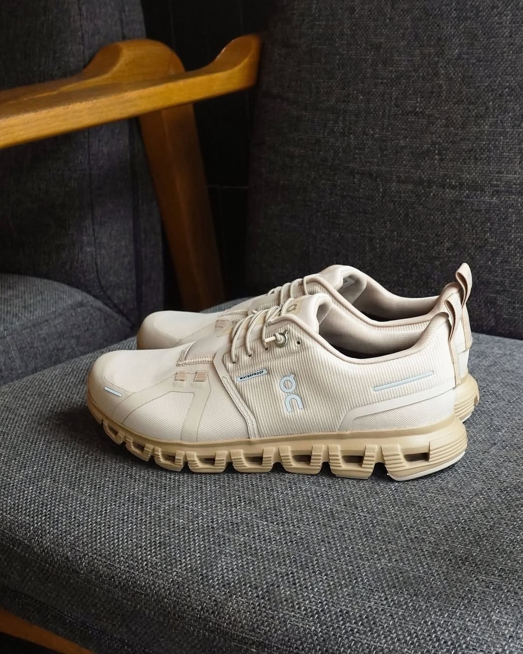 On Cloud 6 Waterproof 'Sand Dune'