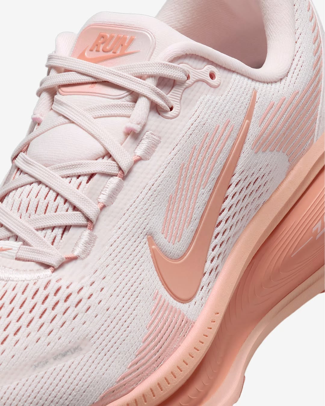 Nike Vomero 18 'Light Soft Pink & Madder Root'