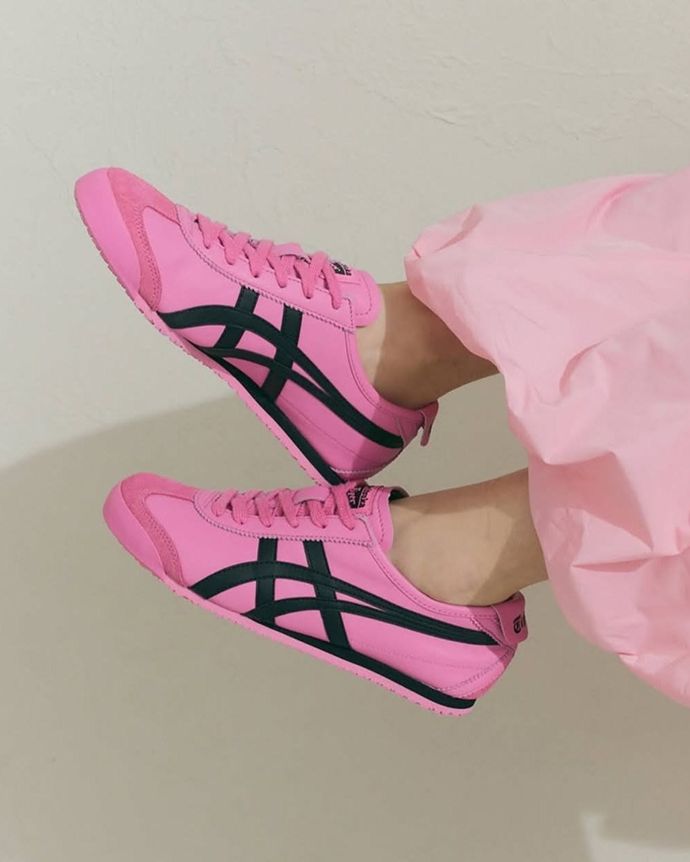 Onitsuka Tiger Mexico 66 'Dragonfruit Black'