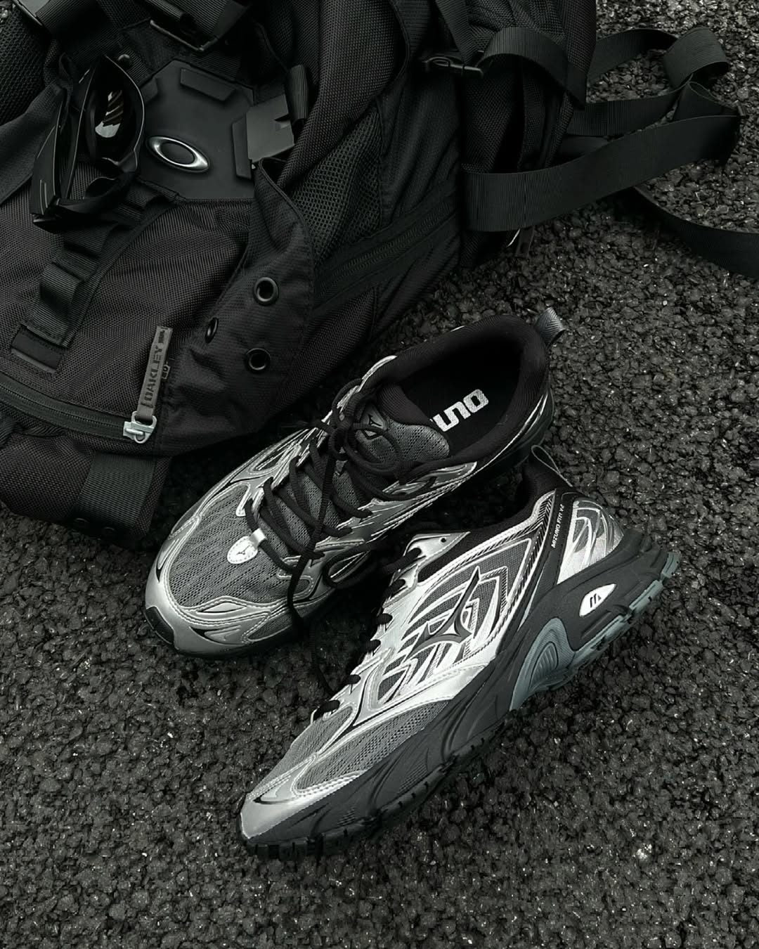 Mizuno Fiyi 2K ‘Black Metallic Silver’