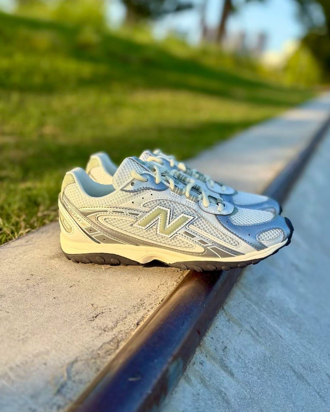 New Balance 204L 'Silver Metallic Sage Green'